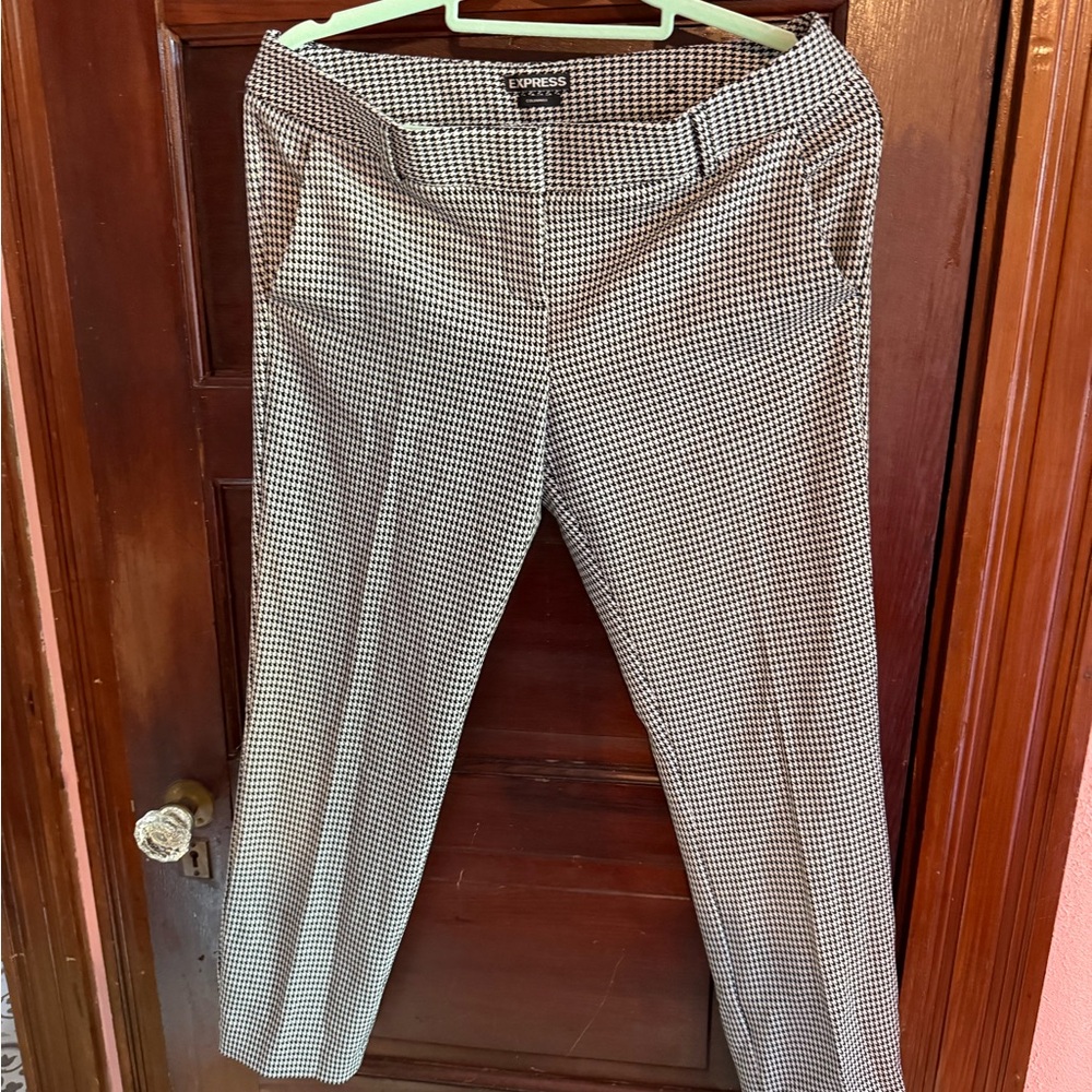 Express Black and White Houndstooth Ankle length Pants